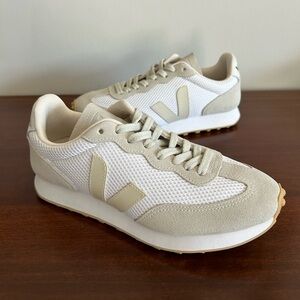 VEJA Women's Rio Branco Low Top Sneakers